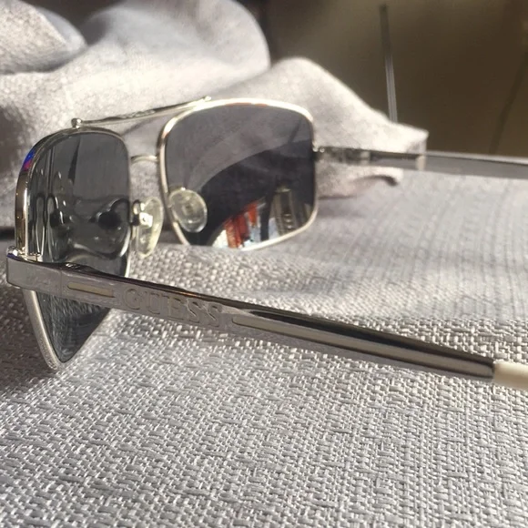 GUESS Mens Sunglasses Sil-3 GU6710 - Picture 6 of 10